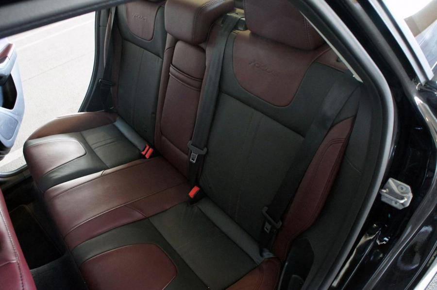  Ford Focus Titanium 2012 года  (фото 9 из 37)